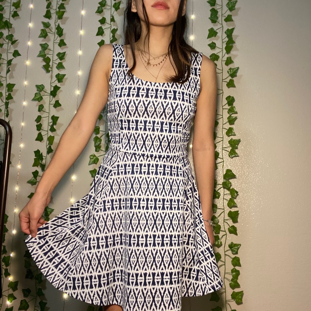 White/navy blue dress
